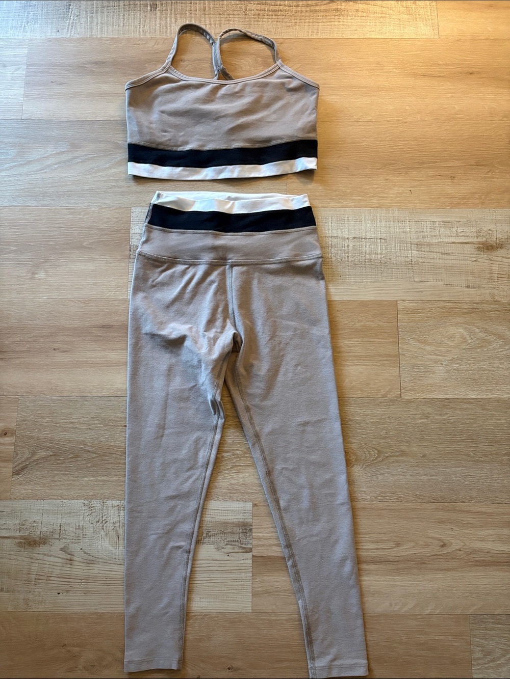 Beyond Yoga Set Size Large